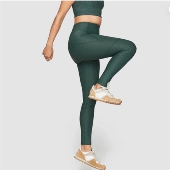 Outdoor Voices Pants - Outdoor Voices Women's Warm Up Legging in Green Size Medium